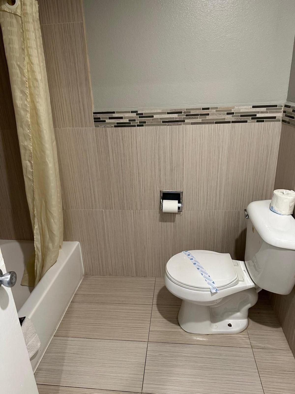 Heritage Inn And Suites Корона Екстериор снимка