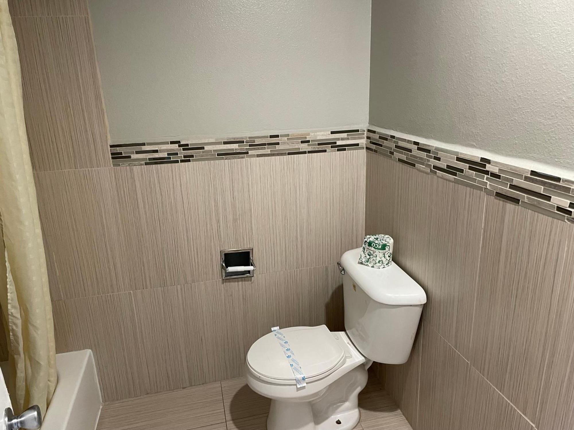 Heritage Inn And Suites Корона Екстериор снимка